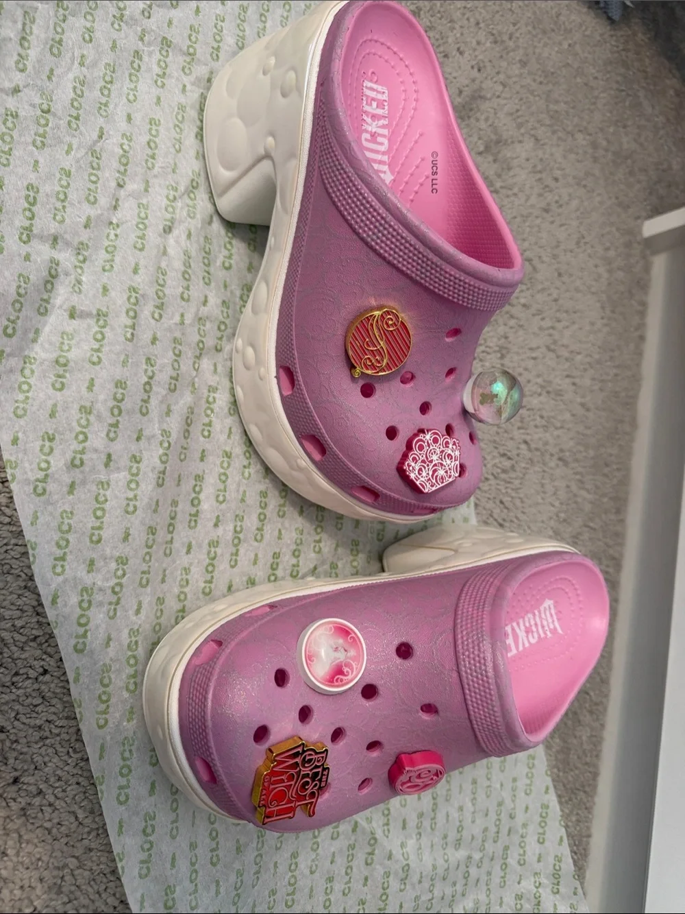 CROCS WICKED WOMENS sz 6 Pink Clogs with White Platform Sole. Lightly used NOBOX